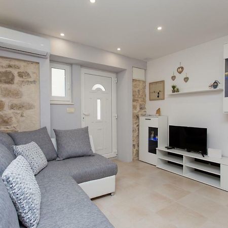 Studio Apartman "Brce" Kaštela Extérieur photo
