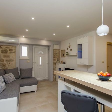 Studio Apartman "Brce" Kaštela Extérieur photo