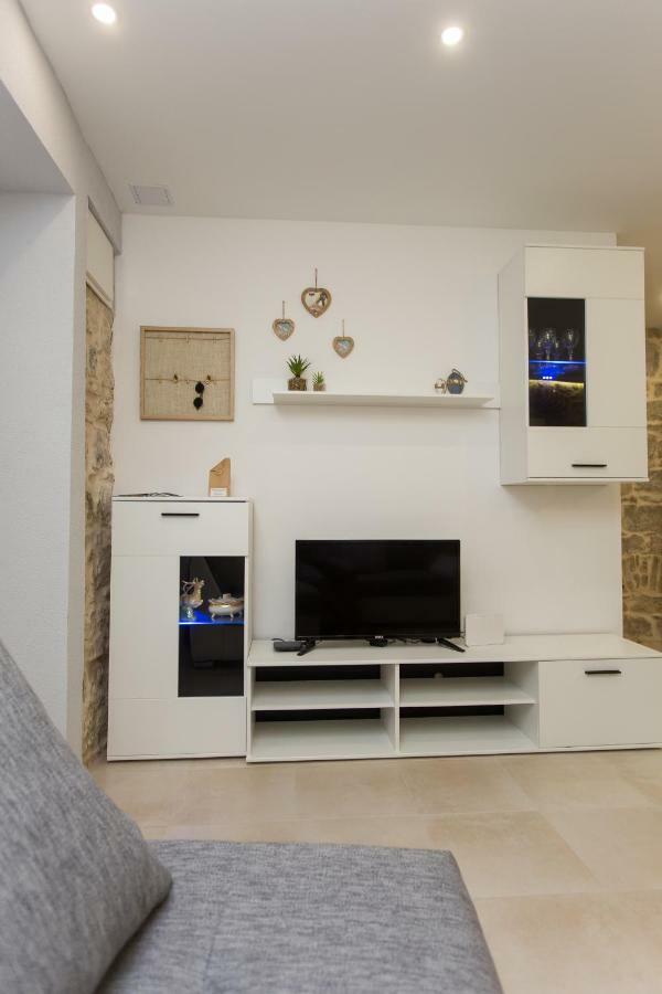 Studio Apartman "Brce" Kaštela Extérieur photo