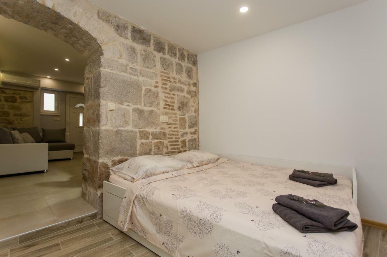 Studio Apartman "Brce" Kaštela Extérieur photo