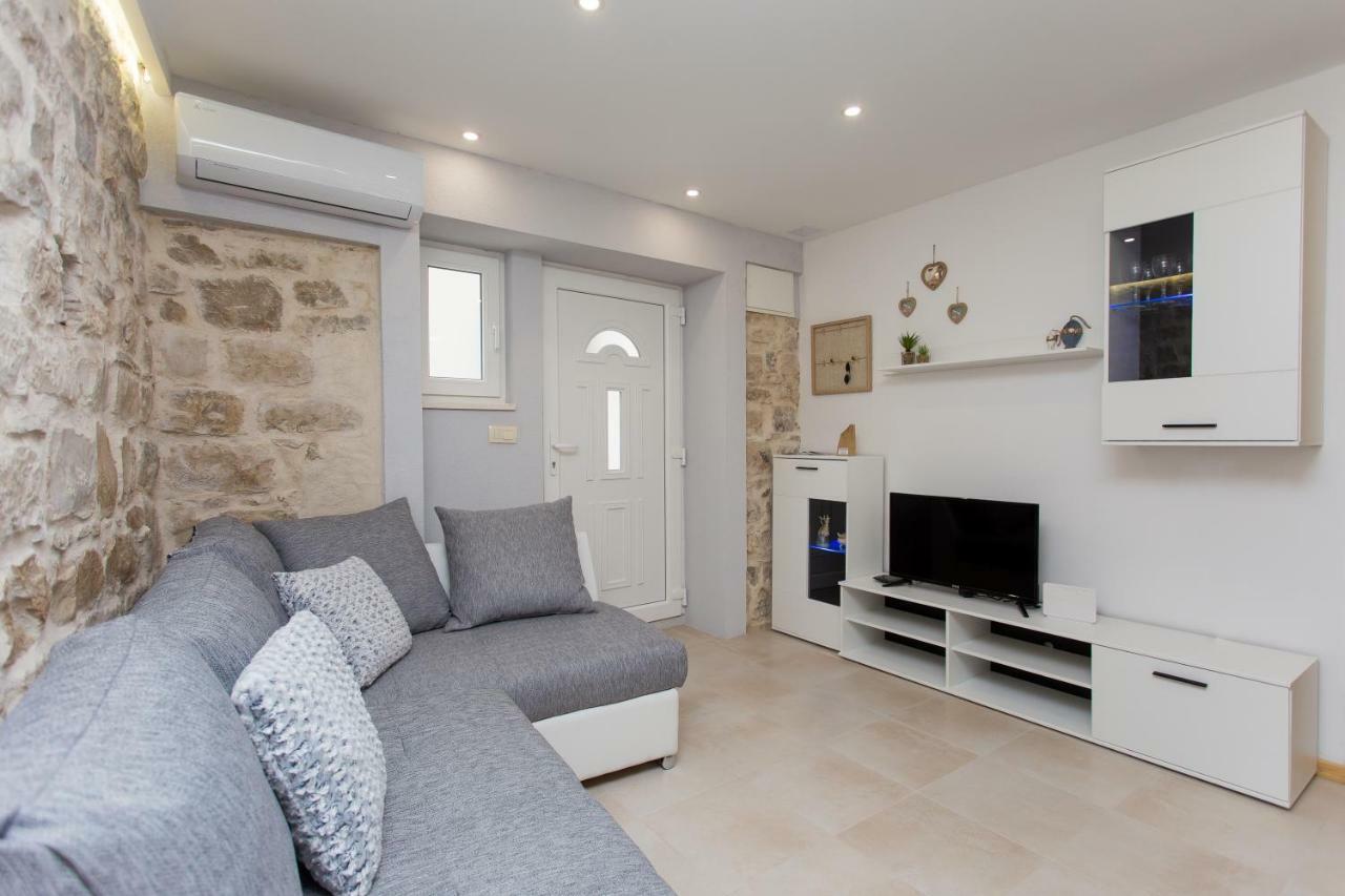 Studio Apartman "Brce" Kaštela Extérieur photo