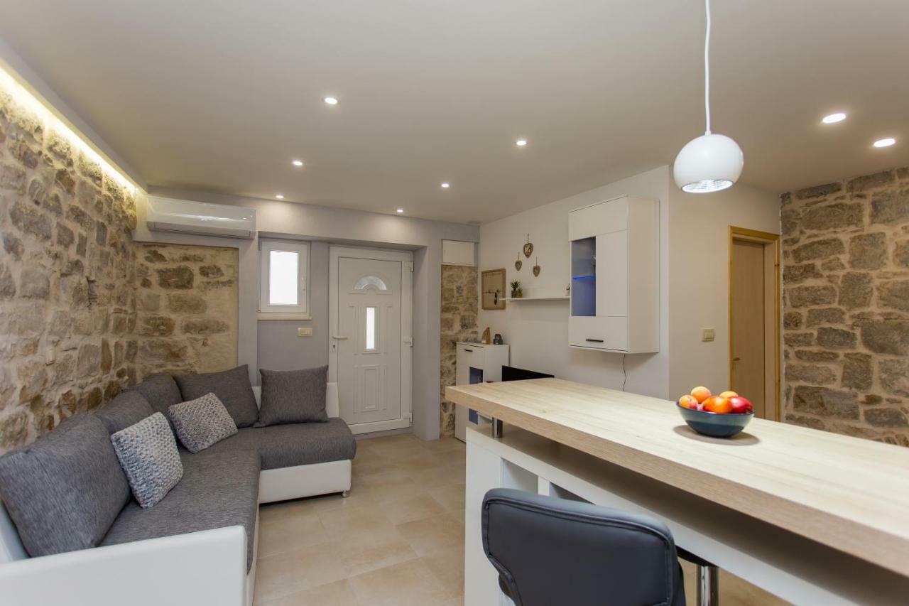Studio Apartman "Brce" Kaštela Extérieur photo