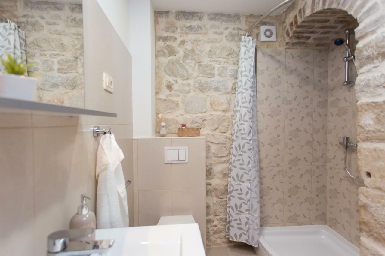 Studio Apartman "Brce" Kaštela Extérieur photo